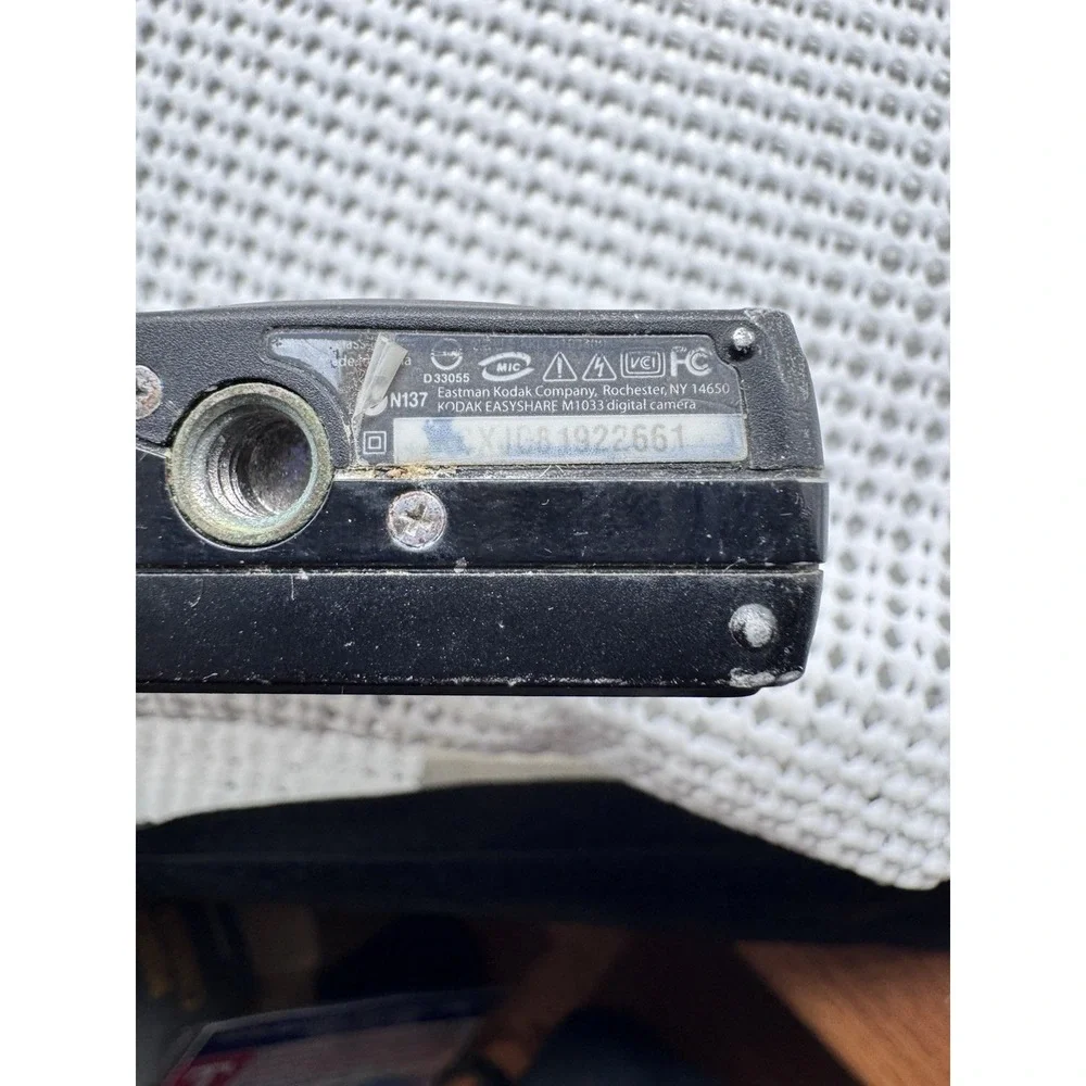 Kodak EasyShare M1033 10MP Digital Camera Black Untested For Parts Repair